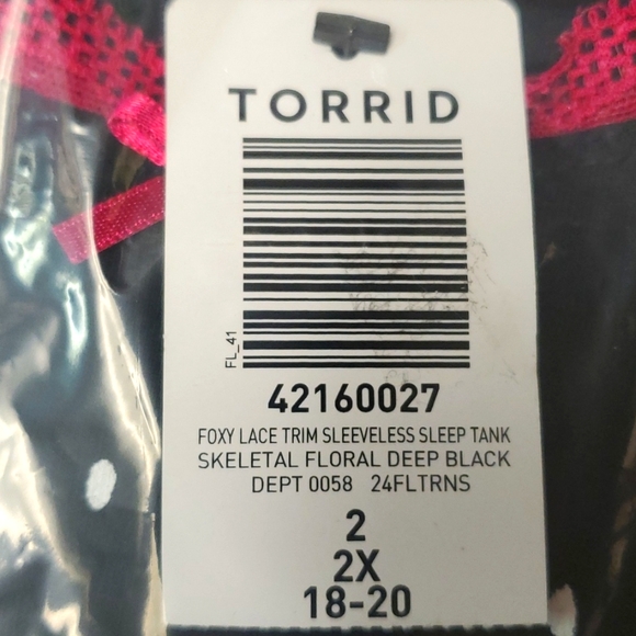 ❤️NWT VINTAGE TORRID SKELETON ROSE PRINT - FOXY LACE TRIM SLEEP TANK - PLUS SIZE - Picture 16 of 16